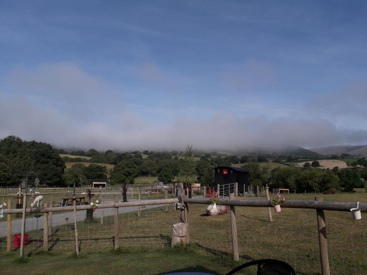 Ruby Shepherds Hut Sleeps 4 Rhayader Exterior foto